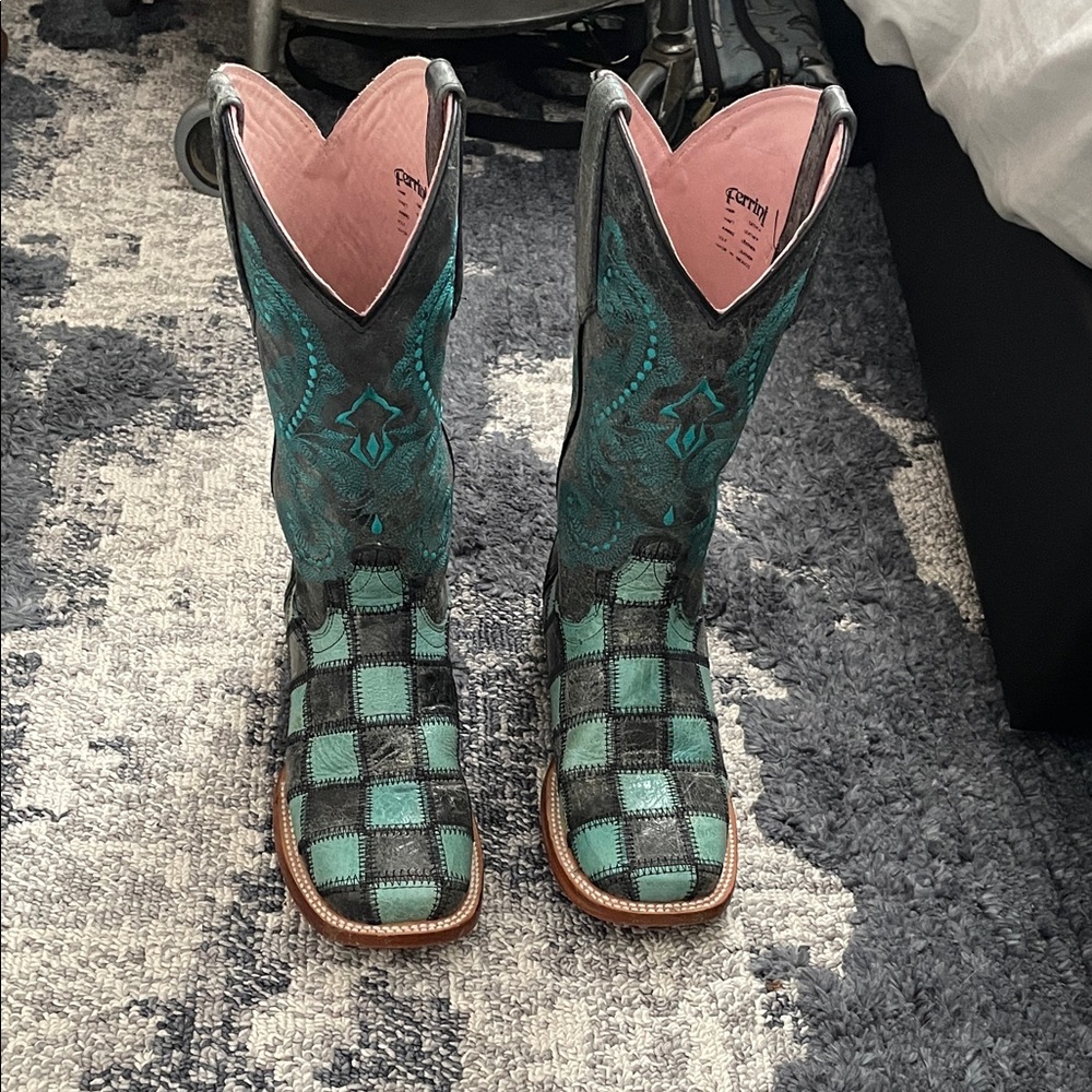 Ferrini Pink and Black Leather Boots